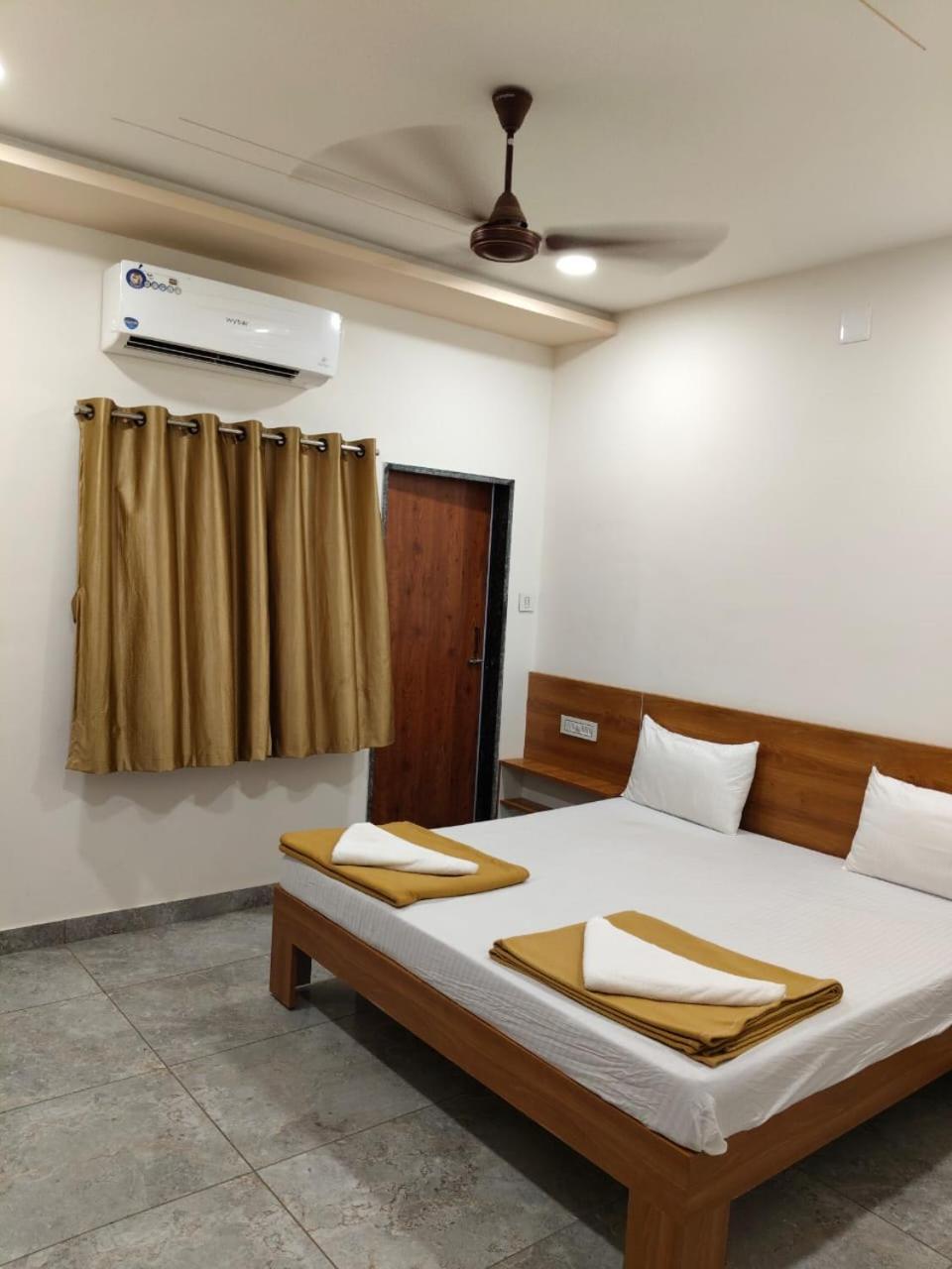 Ayodhya Bhavan - Near Dwarka Railway Station & Shree Dwarkadhish Temple Exterior foto